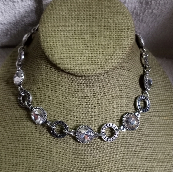 Vintage Jewelry - Silvertone Crystal Necklace choker collar